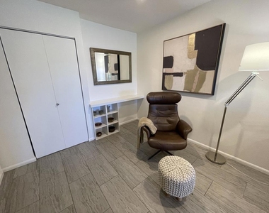 5300 E Waverly Drive - Photo Thumbnail 4