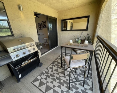 5300 E Waverly Drive - Photo Thumbnail 19