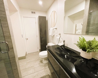 5300 E Waverly Drive - Photo Thumbnail 18