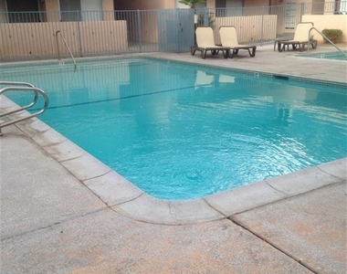 400 N Sunrise Way - Photo Thumbnail 15