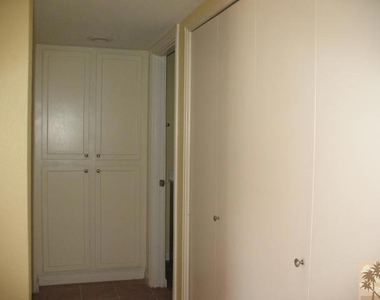 400 N Sunrise Way - Photo Thumbnail 12