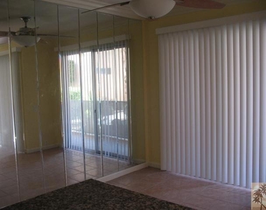 400 N Sunrise Way - Photo Thumbnail 7