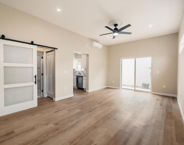 716 Portola Avenue - Photo Thumbnail 2