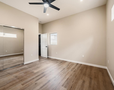 716 Portola Avenue - Photo Thumbnail 15