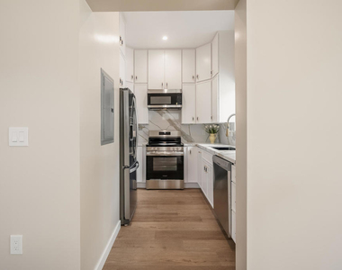 716 Portola Avenue - Photo Thumbnail 5
