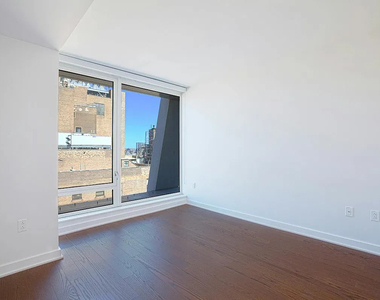 West 113th Street - Photo Thumbnail 4