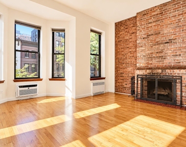 213 West 71st Street - Photo Thumbnail 3