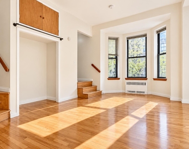 213 West 71st Street - Photo Thumbnail 5