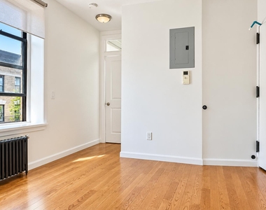 101 West 105th Street - Photo Thumbnail 7