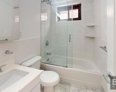 East 89th Street - Photo Thumbnail 11