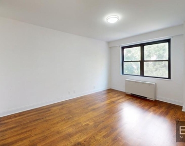 East 89th Street - Photo Thumbnail 8