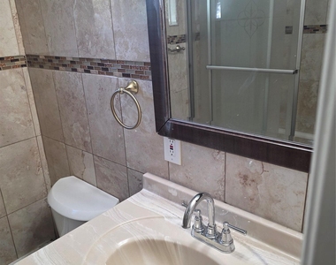 452 Jefferson Street - Photo Thumbnail 4