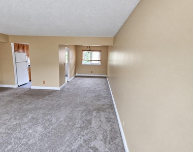 3 Fishkill Glen Drive - Photo Thumbnail 4