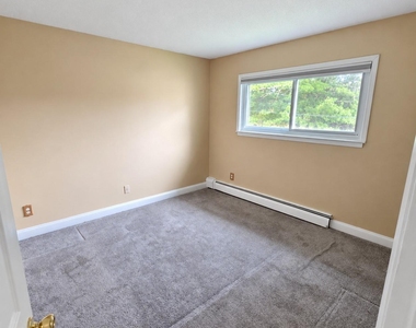 3 Fishkill Glen Drive - Photo Thumbnail 5