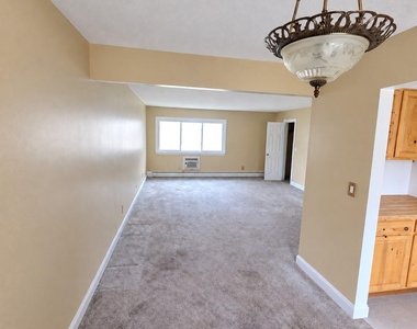 3 Fishkill Glen Drive - Photo Thumbnail 2