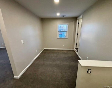 234 Garfield Avenue - Photo Thumbnail 8