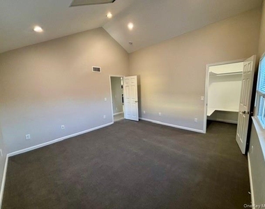 234 Garfield Avenue - Photo Thumbnail 5