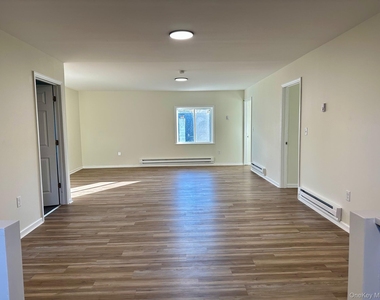 876 Pulaski Highway - Photo Thumbnail 3