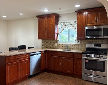 290 Leaf Avenue - Photo Thumbnail 11