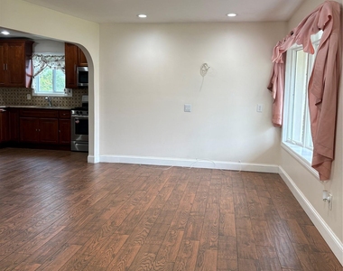 290 Leaf Avenue - Photo Thumbnail 12