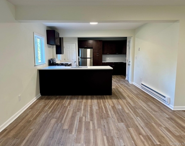 876 Pulaski Highway - Photo Thumbnail 3