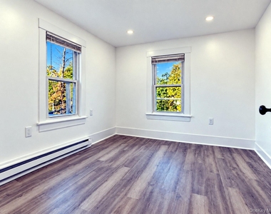 299 Peekskill Hollow Road - Photo Thumbnail 8