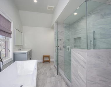 45 Columbine Avenue N - Photo Thumbnail 16