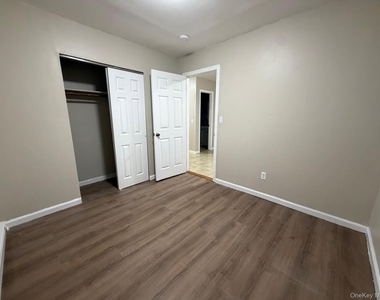 848 Sunrise Highway - Photo Thumbnail 6