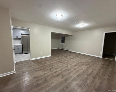 848 Sunrise Highway - Photo Thumbnail 3