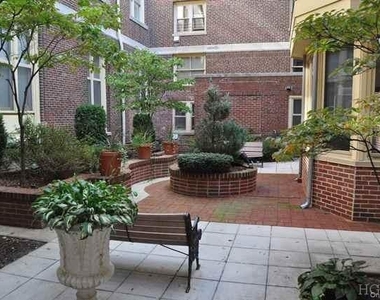 1250 North Avenue - Photo Thumbnail 16
