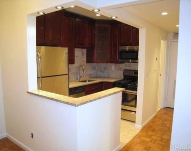 1250 North Avenue - Photo Thumbnail 8