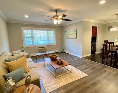 301-1 Robinson Avenue - Photo Thumbnail 6
