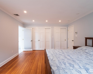 217 Larchmont Avenue - Photo Thumbnail 12