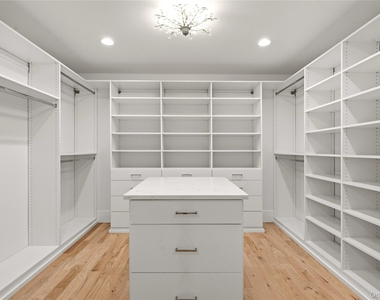 654 Caledonia Road - Photo Thumbnail 13