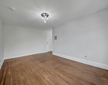10 Oakridge Place - Photo Thumbnail 10