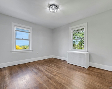 10 Oakridge Place - Photo Thumbnail 11