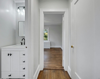10 Oakridge Place - Photo Thumbnail 15