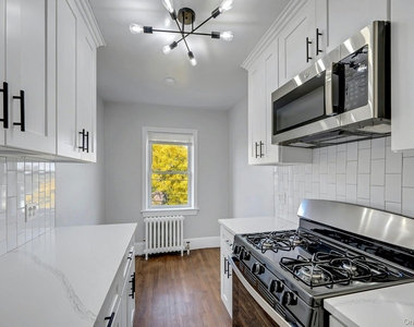 10 Oakridge Place - Photo Thumbnail 2