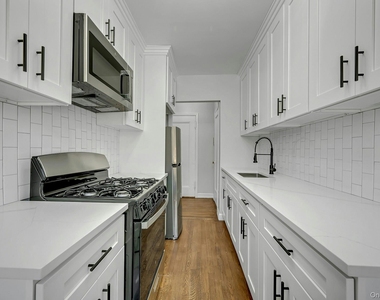 10 Oakridge Place - Photo Thumbnail 4