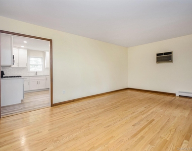 60 Smith Street - Photo Thumbnail 7
