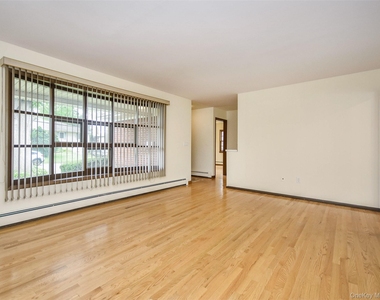 60 Smith Street - Photo Thumbnail 4