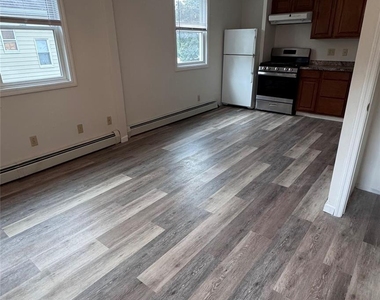 26 Benson Street - Photo Thumbnail 3
