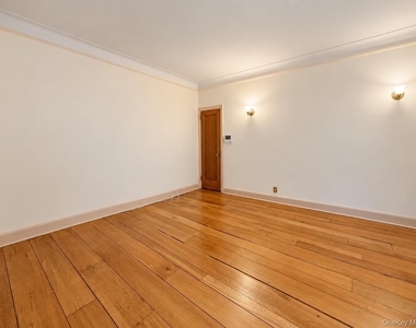 38-30 Douglaston Parkway - Photo Thumbnail 8