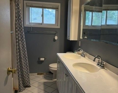46 Alexander Drive - Photo Thumbnail 7