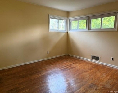 46 Alexander Drive - Photo Thumbnail 6