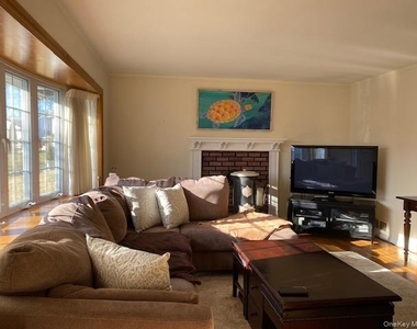 46 Alexander Drive - Photo Thumbnail 1