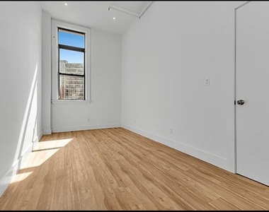 81 Willoughby Street - Photo Thumbnail 5