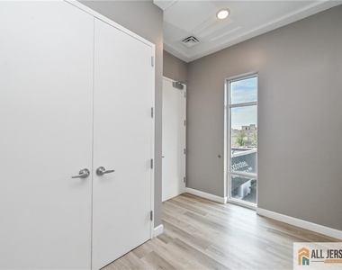 271 Millburn Avenue - Photo Thumbnail 10