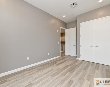 271 Millburn Avenue - Photo Thumbnail 12