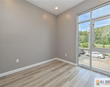 271 Millburn Avenue - Photo Thumbnail 15